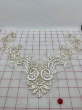 Applique - Gold Corded V-Shaped Lace Ivory Dyeable!